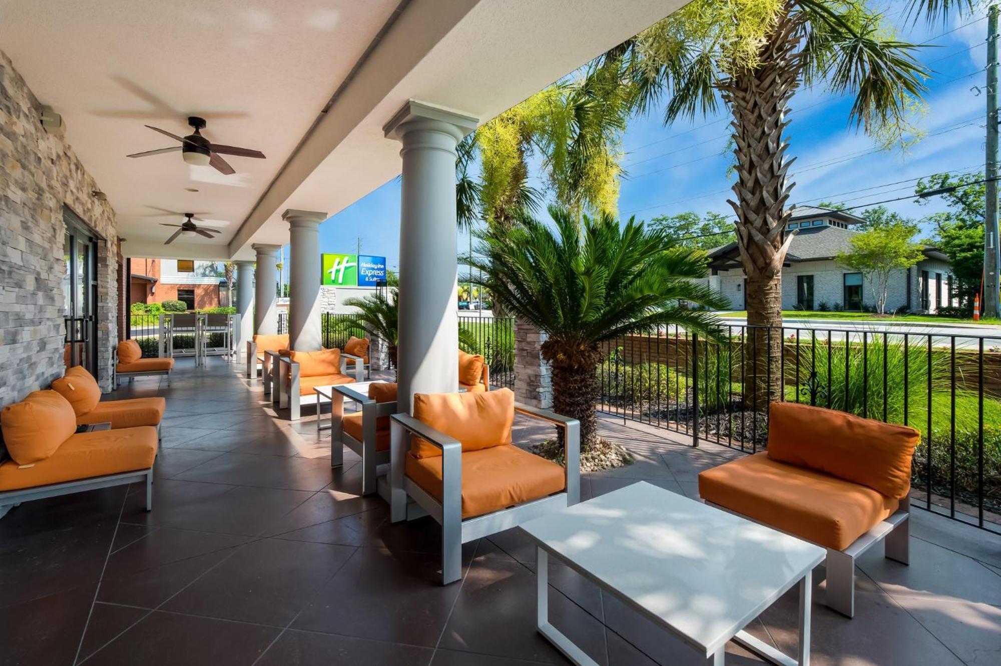 Holiday Inn Express & Suites Lexington By Ihg Exterior foto