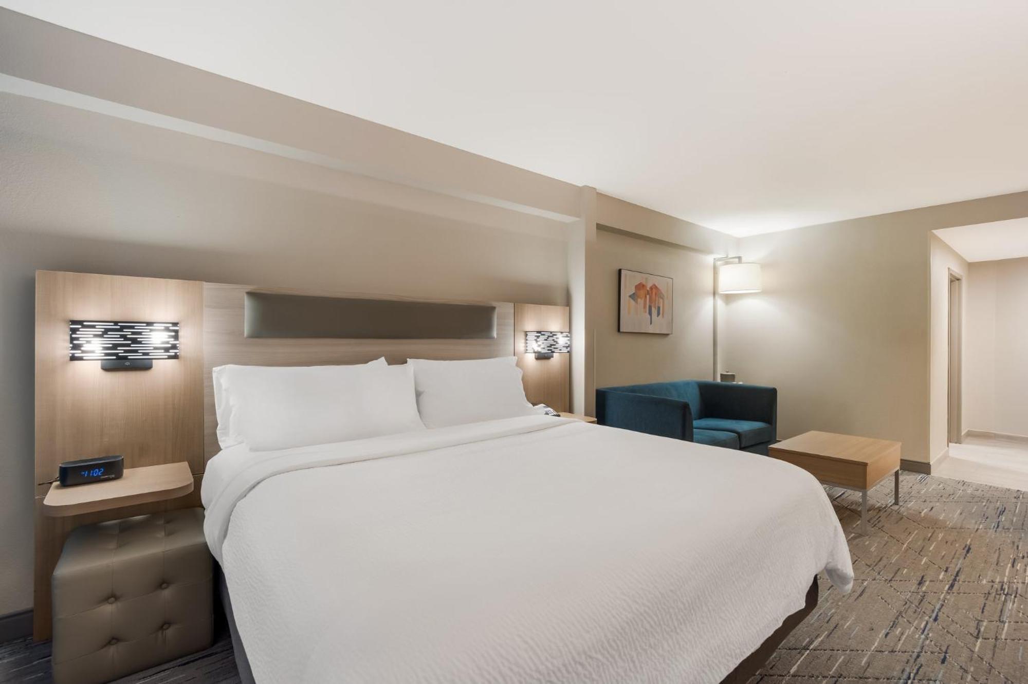 Holiday Inn Express & Suites Lexington By Ihg Exterior foto