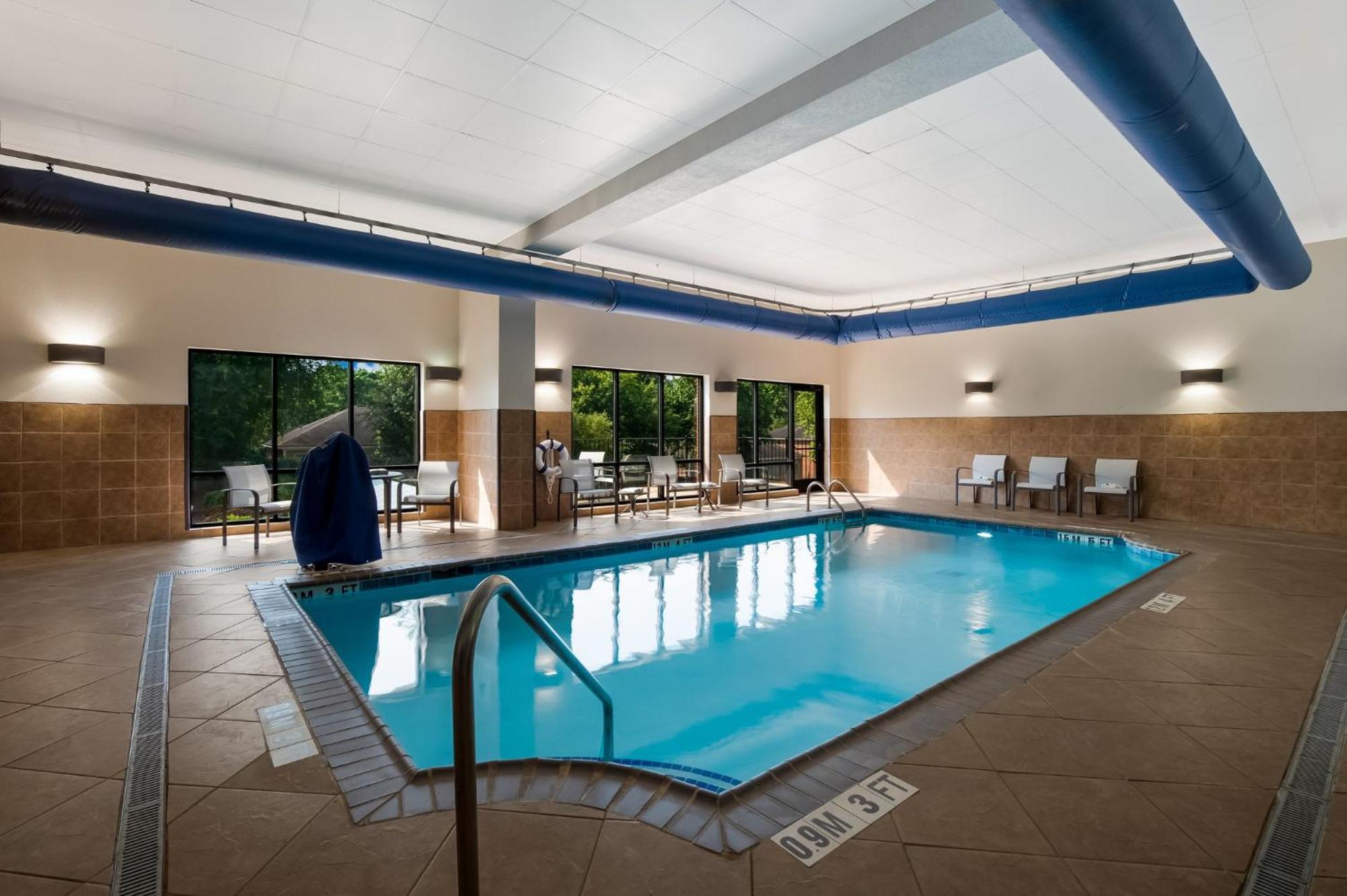 Holiday Inn Express & Suites Lexington By Ihg Exterior foto